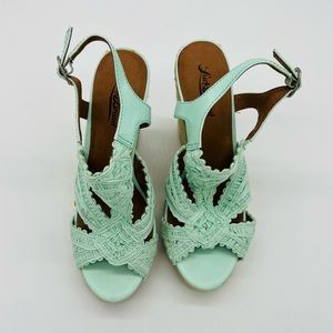 Lucky Brand Mint Colored Ruffle Design Wedge Heel Size Women’s 8